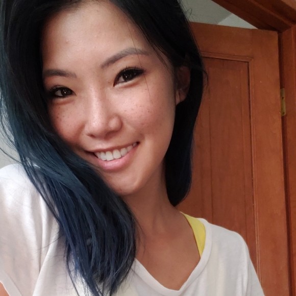 Meet your Posher, Julia - Picture 1 of 1